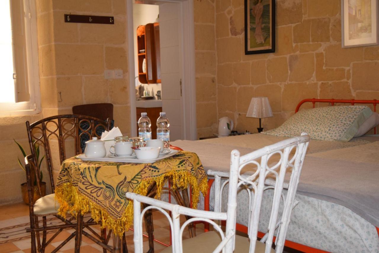Maria Townhouse Heart Of Victoria B&B ภายนอก รูปภาพ