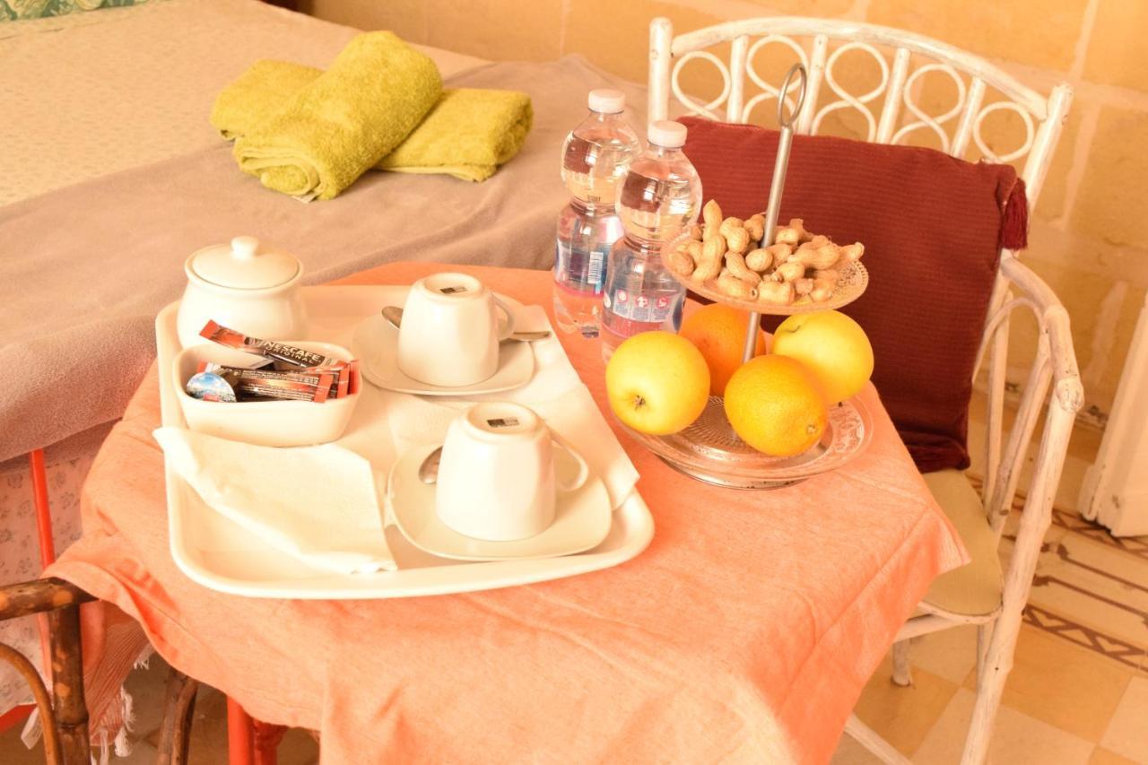 Maria Townhouse Heart Of Victoria B&B ภายนอก รูปภาพ