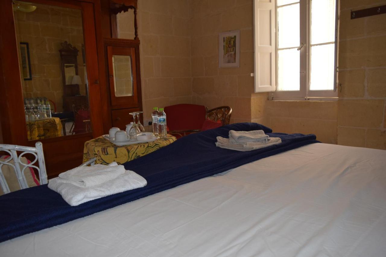 Maria Townhouse Heart Of Victoria B&B ภายนอก รูปภาพ