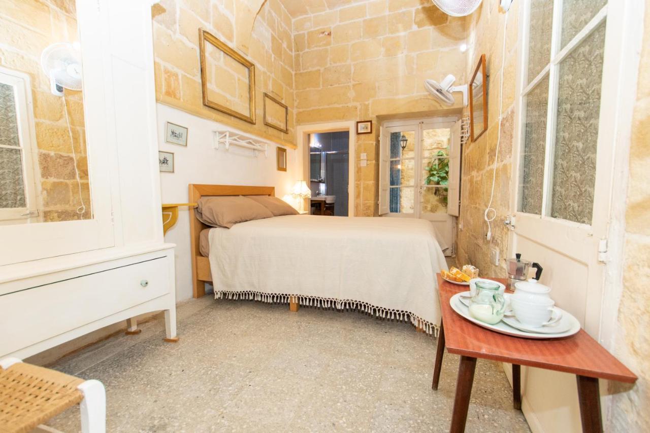 Maria Townhouse Heart Of Victoria B&B ภายนอก รูปภาพ