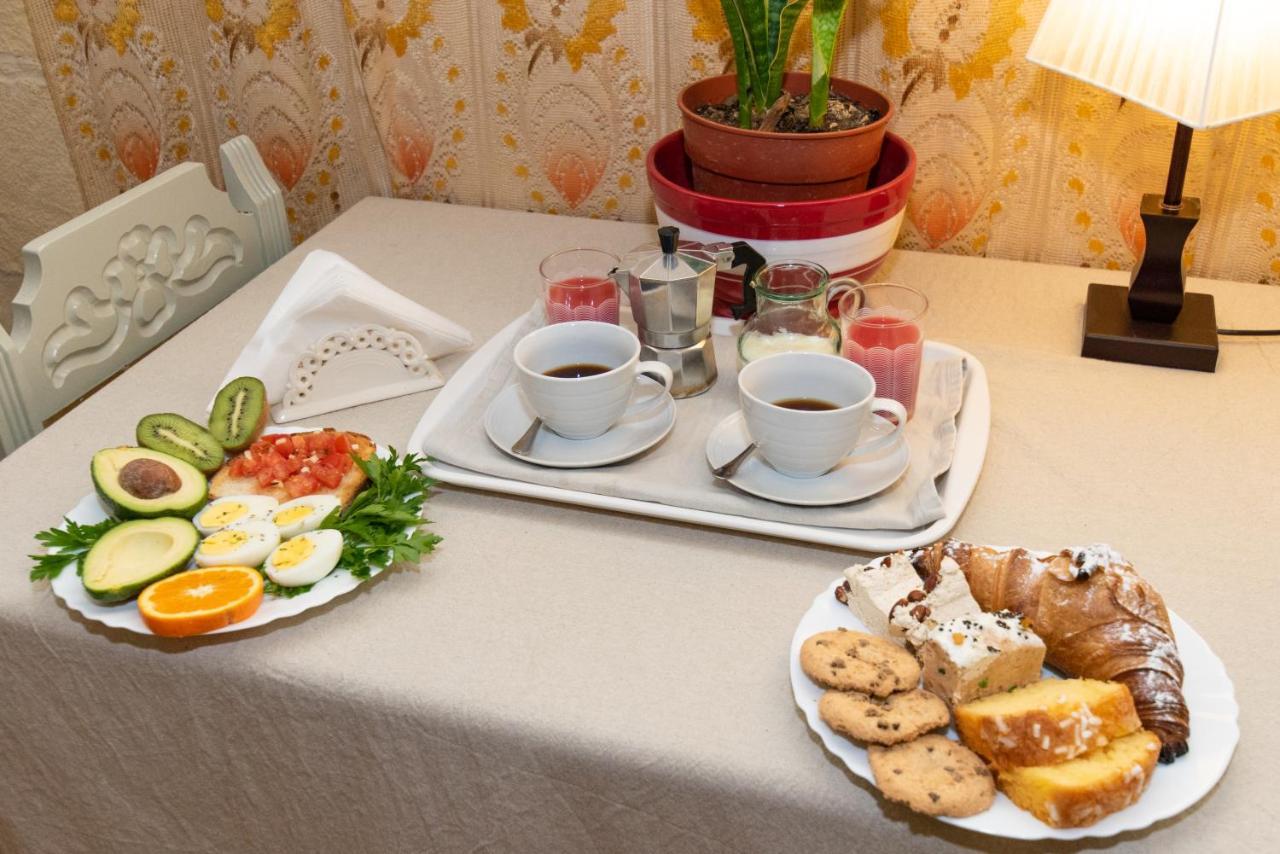 Maria Townhouse Heart Of Victoria B&B ภายนอก รูปภาพ