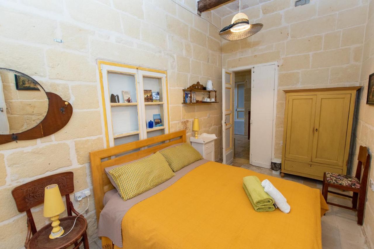 Maria Townhouse Heart Of Victoria B&B ภายนอก รูปภาพ
