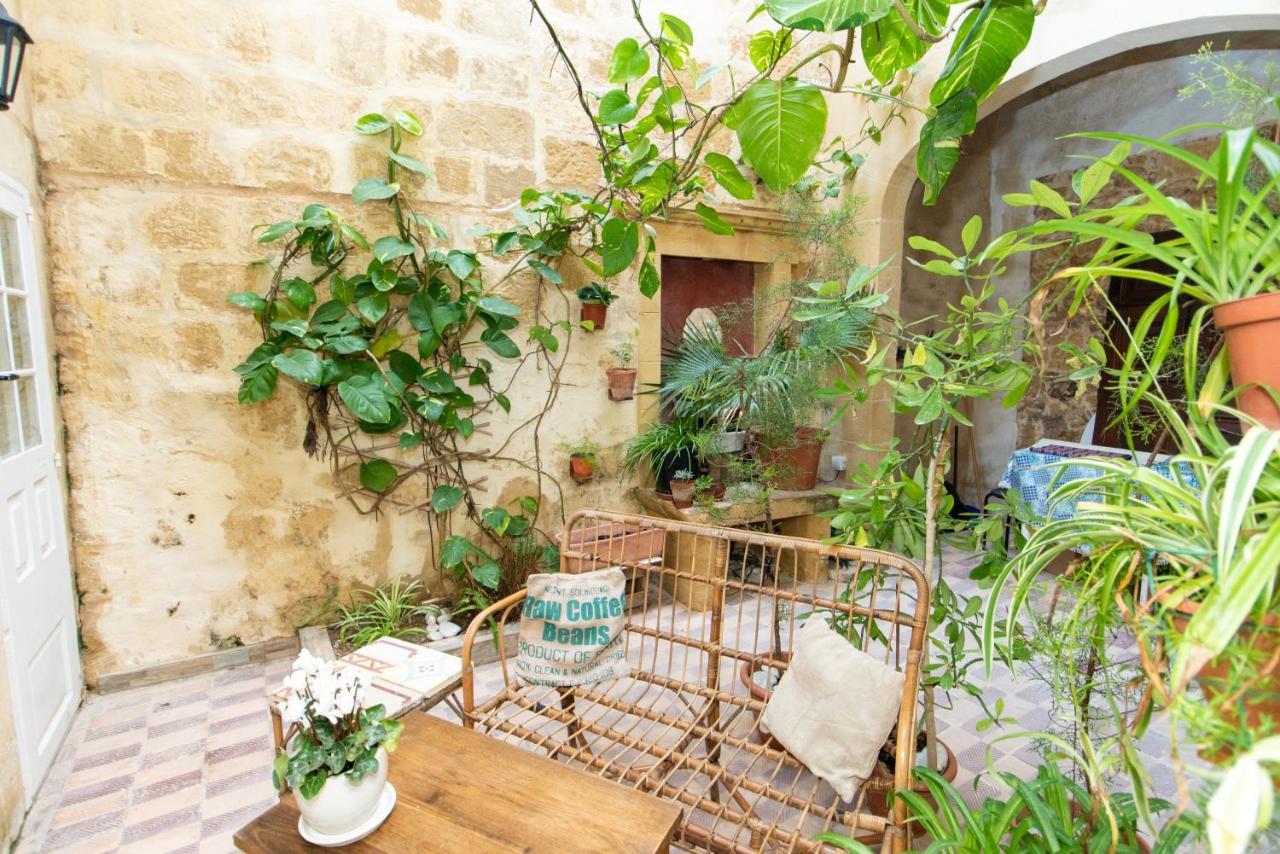 Maria Townhouse Heart Of Victoria B&B ภายนอก รูปภาพ