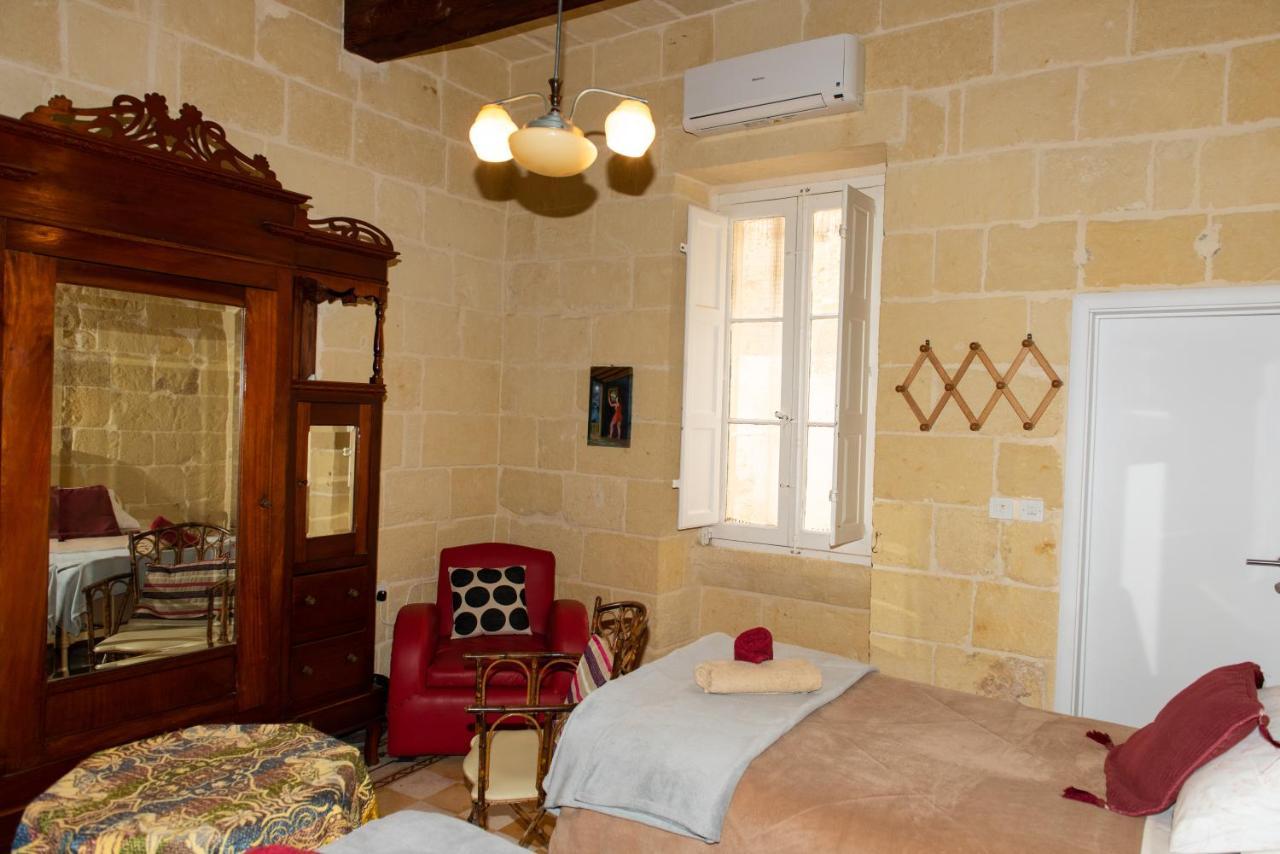 Maria Townhouse Heart Of Victoria B&B ภายนอก รูปภาพ