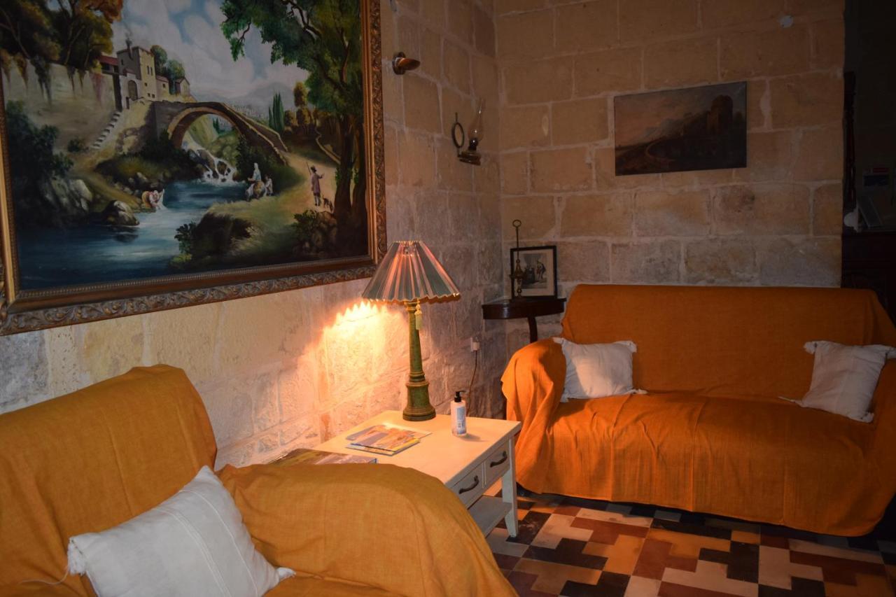 Maria Townhouse Heart Of Victoria B&B ภายนอก รูปภาพ