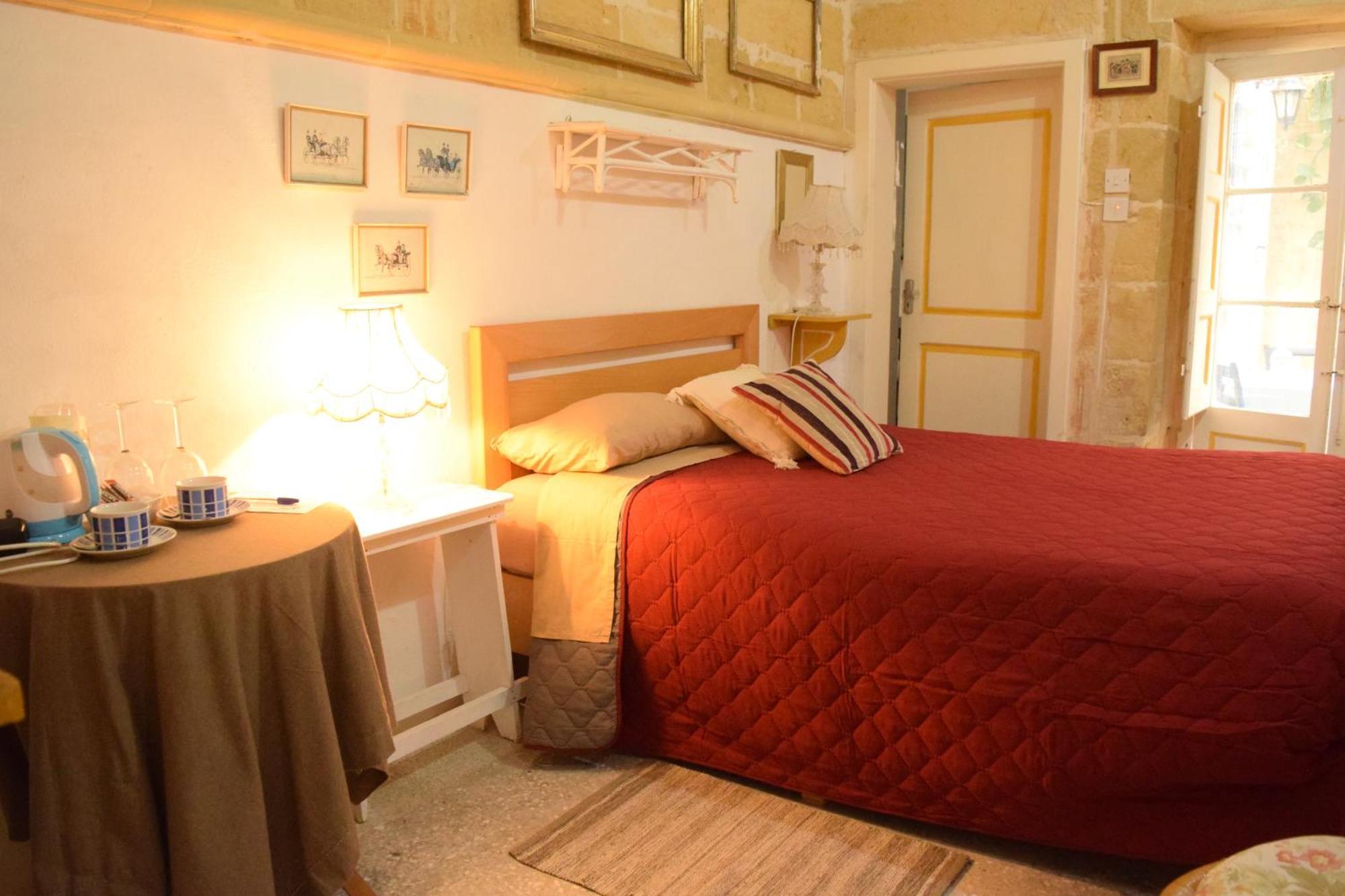 Maria Townhouse Heart Of Victoria B&B ภายนอก รูปภาพ