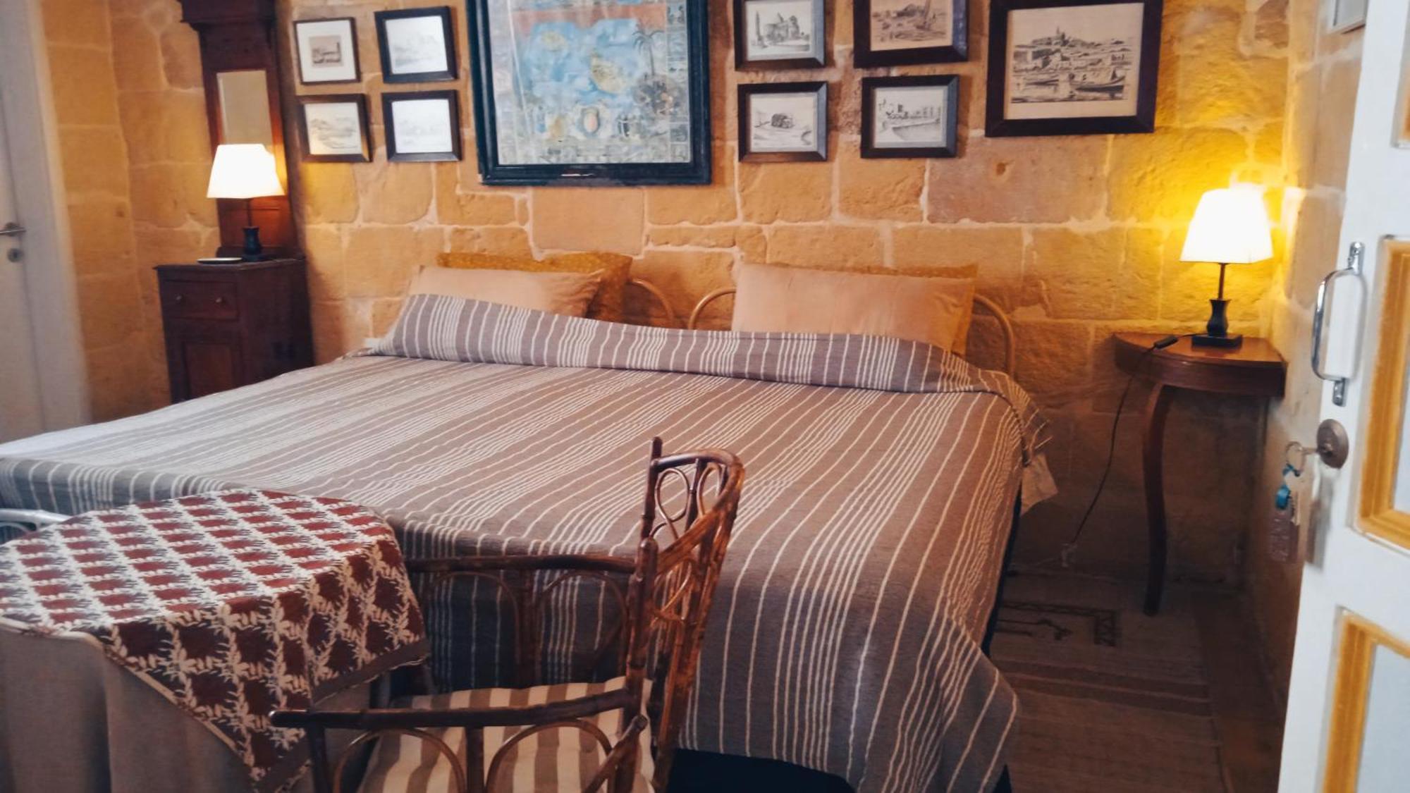 Maria Townhouse Heart Of Victoria B&B ภายนอก รูปภาพ