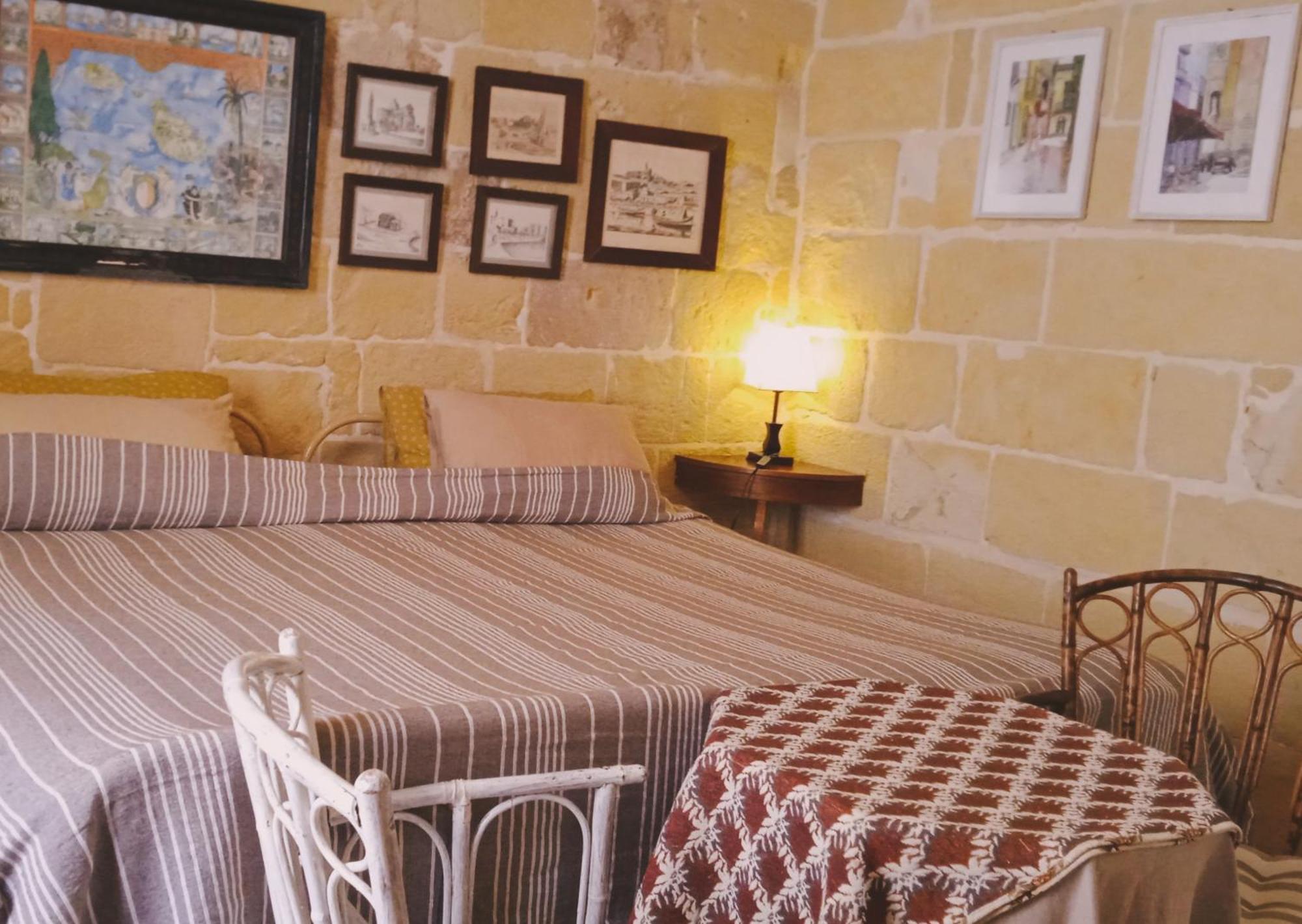 Maria Townhouse Heart Of Victoria B&B ภายนอก รูปภาพ