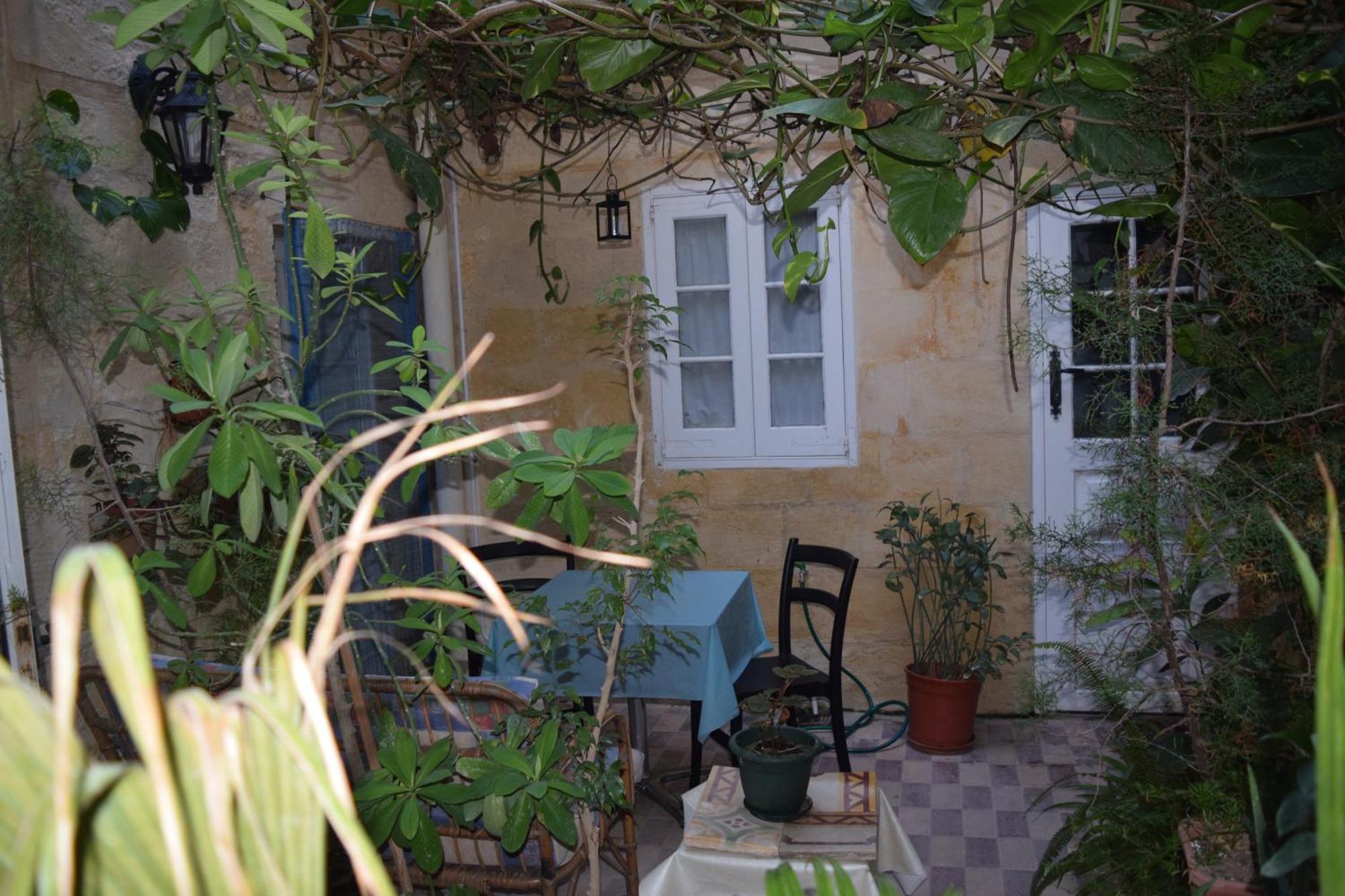 Maria Townhouse Heart Of Victoria B&B ภายนอก รูปภาพ