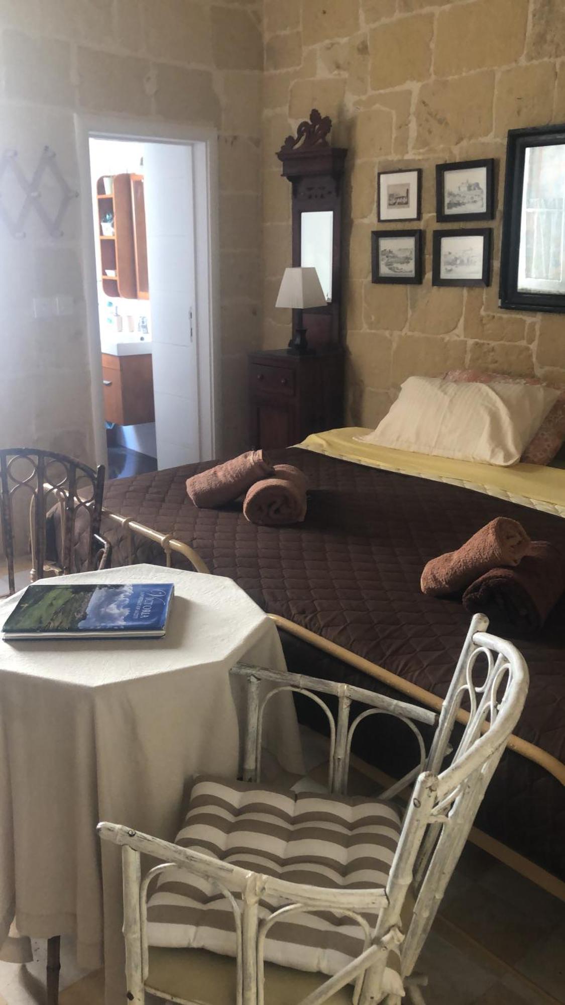 Maria Townhouse Heart Of Victoria B&B ภายนอก รูปภาพ