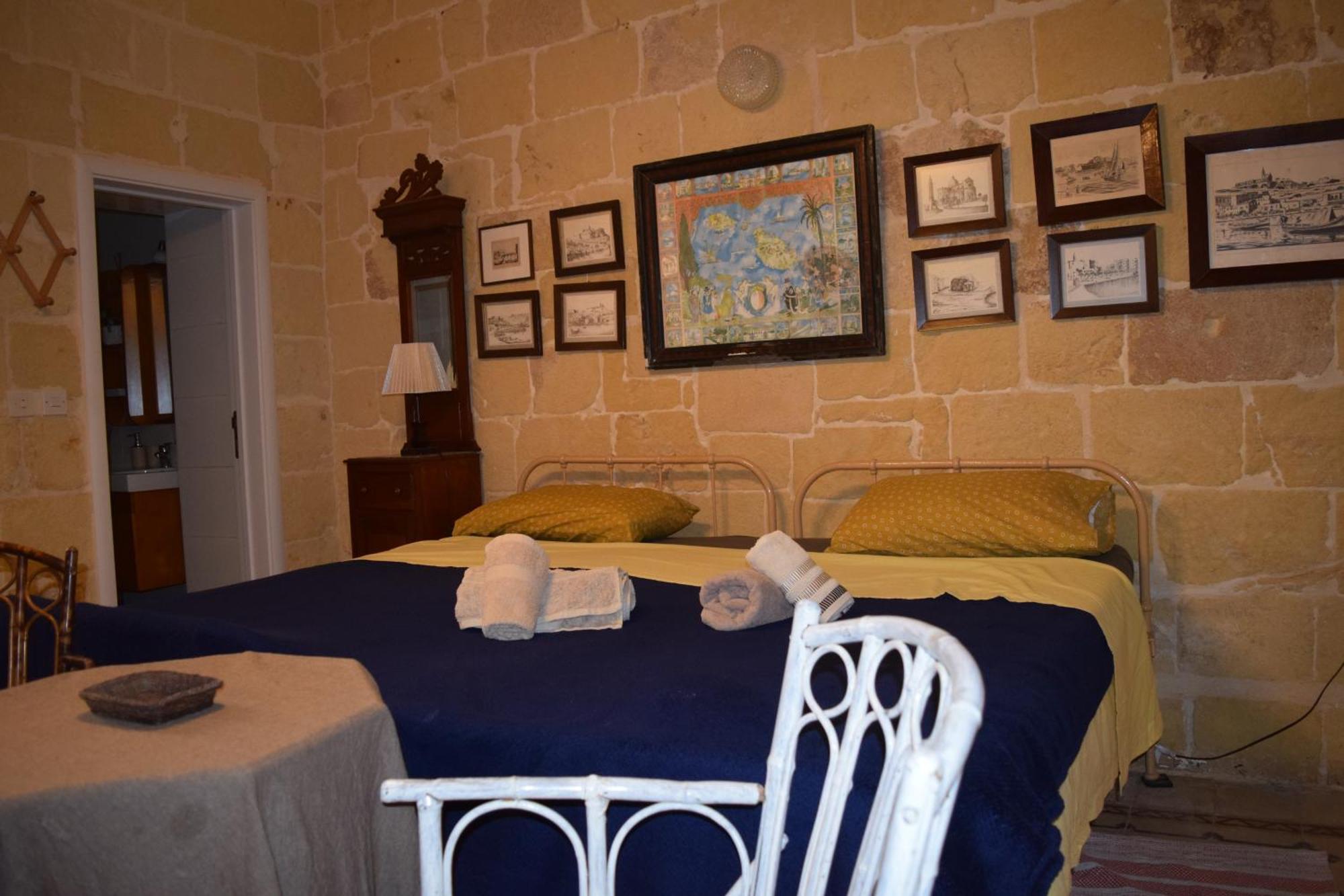 Maria Townhouse Heart Of Victoria B&B ภายนอก รูปภาพ